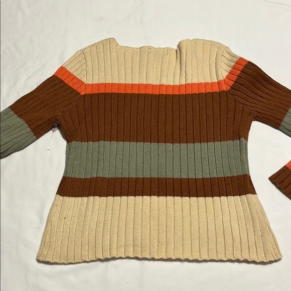 Brown and Orange Crew Neck Sweater with Earthy Tones - Picture 5 of 9